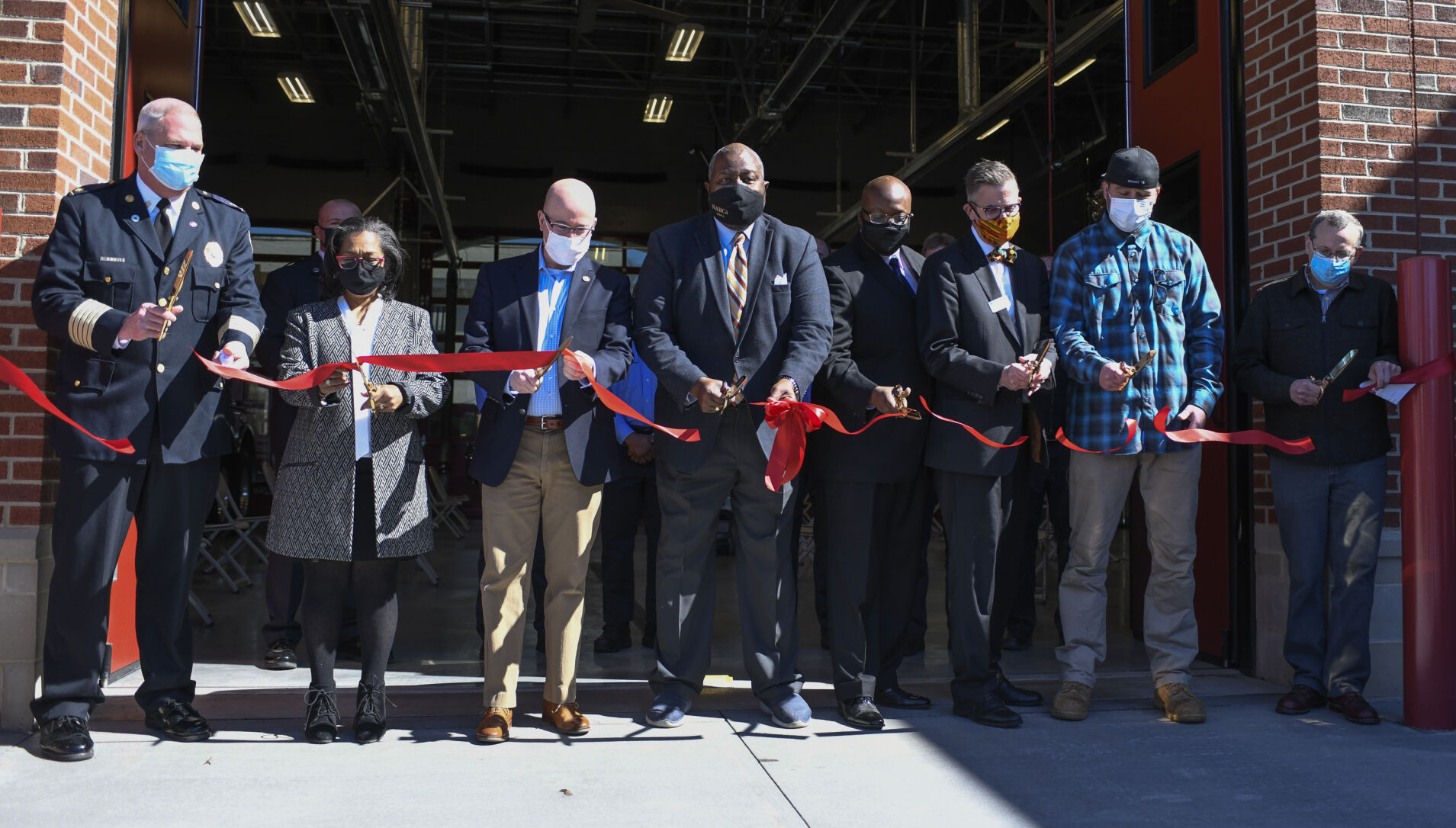 022521-roa-va-ribboncut-p03
